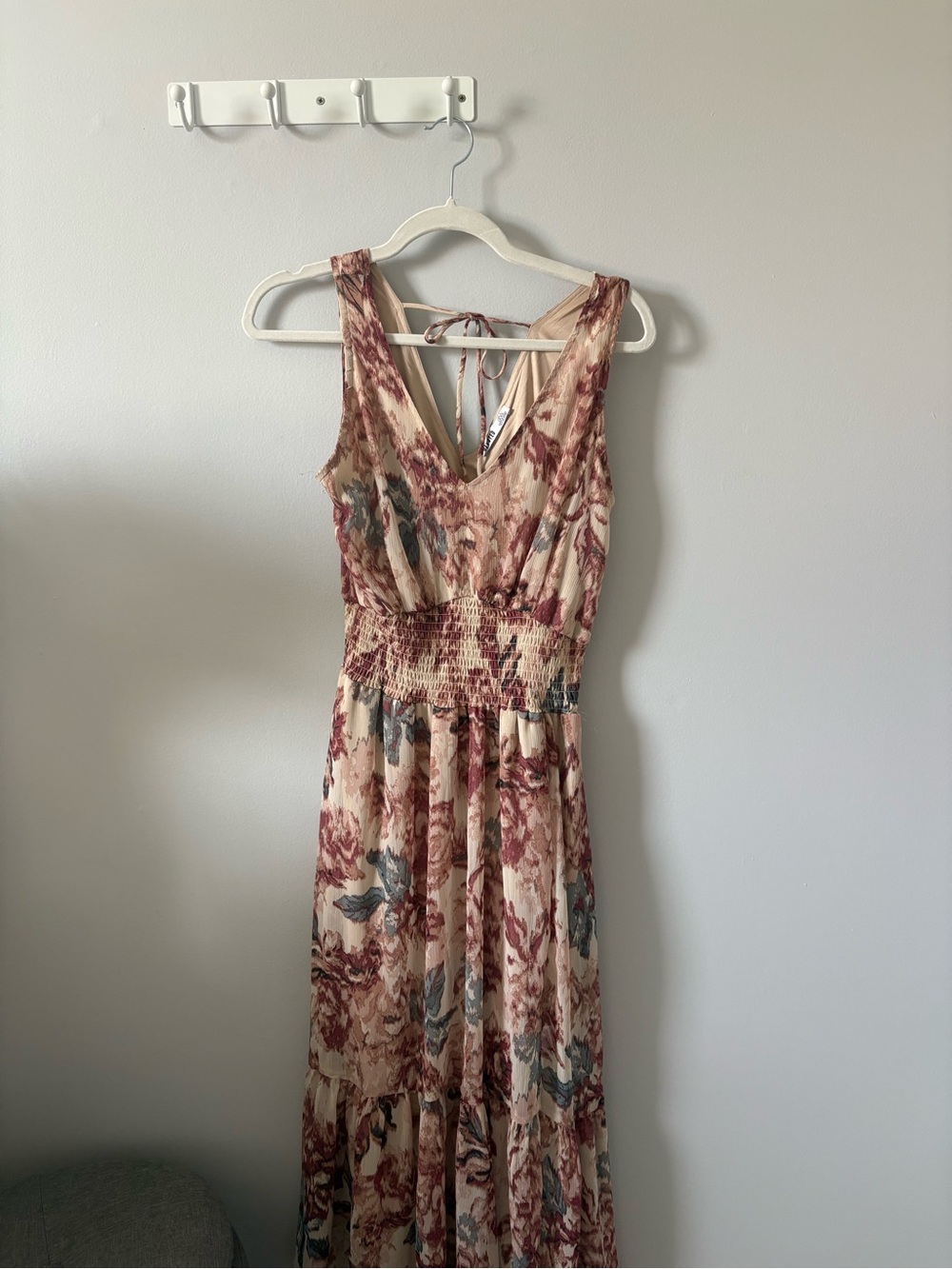 Sleeveless V-Neck Maxi Dress in Blush Floral